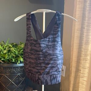 NWT Fabletics Women's Camouflage Sports Bra